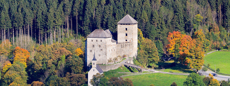 Die Burg Kaprun liegt im Herzen des Pinzgaues.