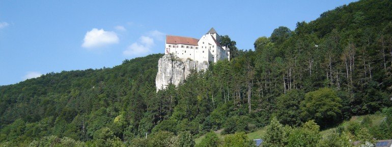 Die Burg Prunn hoch über dem Altmühltal