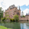 Wie es sich für eine mittelalterliche Burg gehört, wird auch die Burg Satzvey von Wasser umgeben.