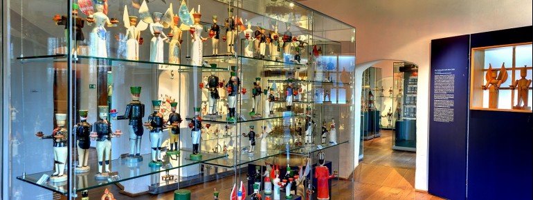 Im Weihnachts -und Spielzeugmuseum warten auf Besucher über 1000 Ausstellungsexponate.
