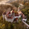 Auch in der Vogelperspektive beeindruckt die Friedensburg Schlaining.
