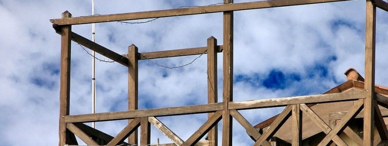 Ein Altan auf dem Dach eines der Häuser