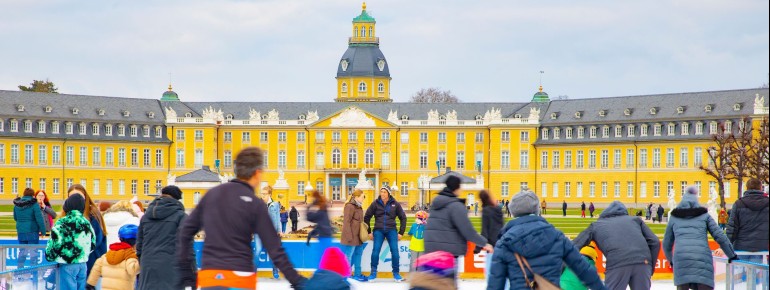 Die Eisbahn in Karlsruhe ist immer einen Besuch wert.