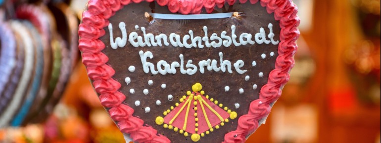 Die Stände auf dem Christkindlesmarkt bieten die verschiedensten, weihnachtlichen Spezialitäten an.