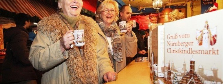 Glühwein und Nürnberger Spezialitäten