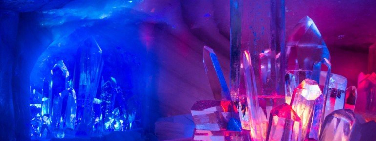 Der riesige Bergkristall zählt zu den Highlighst im Dachstein Eispalast.