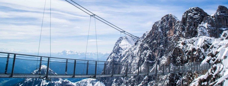 Die Hängebrücke ist nichts für schwache Nerven!