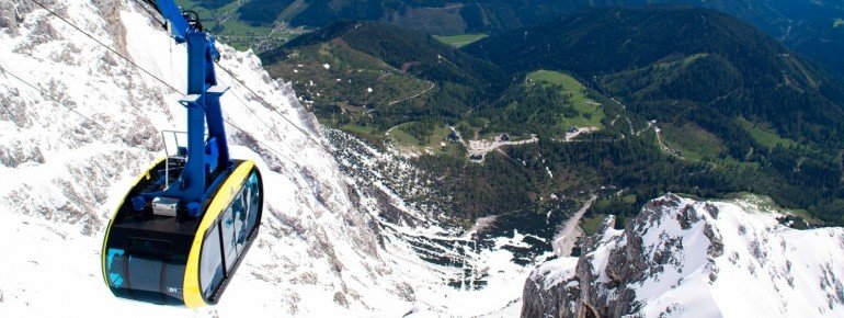 Mit der Panoramagondel gelangst du auf den Gletscher, von wo du eine herrliche Aussicht genießt.