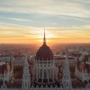 Das ungarische Parlament bei Sonnenuntergang.