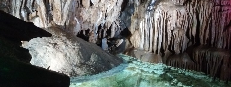 In der Dechenhöhle in Iserlohn findet man wunderschöne Tropfsteinformationen