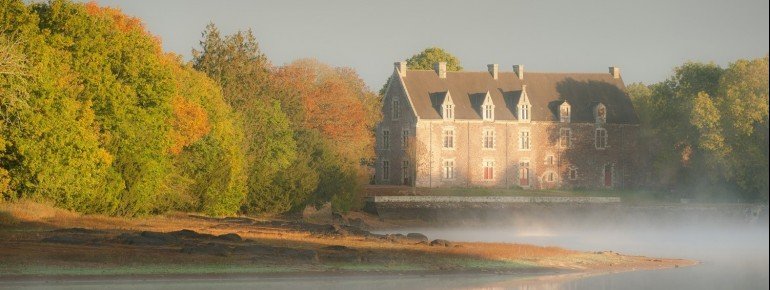 Zahlreiche Sagen ranken sich um das Schloss Comper.