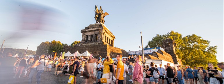 Das Koblenzer Sommerfest und Rhein in Flammen locken jedes Jahr Tausende Besucher an.