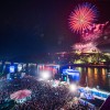 Am Deutschen Eck begeistert ein beeindruckendes Feuerwerk die Zuschauer bei Rhein in Flammen