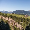 Stille Wächter der Zeit: Die Erdpyramiden am Ritten sind ein faszinierendes Naturdenkmal, das sich mit jedem Regenschauer weiter verändert.