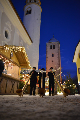 Festliche Weihnachtsmusik bei der Innichner Dolomiten Weihnacht.
