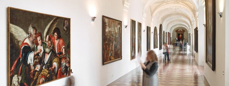Religiöse Gemälde in der Langen Galerie