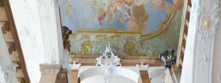 Ein Meisterwerk des Rokoko ist das Treppenhaus am Ausgang des Museums.