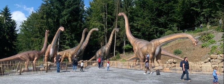 Lebensgroße Dinosaurier erwarten dich im Edelwies Erlebnispark.