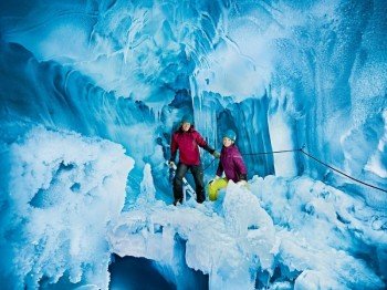 Interessante Touren führen dich durch das ewige Eis am Hintertuxer Gletscher.