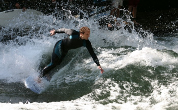 Flusssurfen wird in der Szene immer beliebter.
