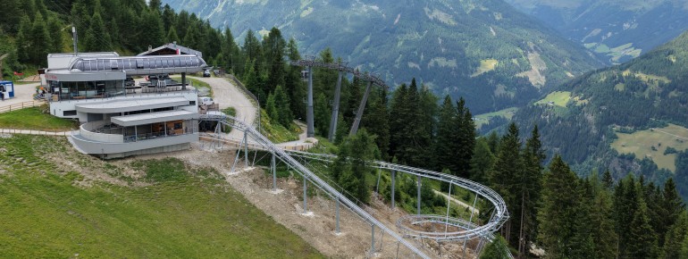 Der Elfercoaster kann wetterunabhängig betrieben werden und ergänzt das Ganzjahresangebot am Elfer.