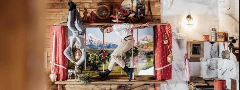 Alles steht Kopf in der urigen Berghütte.