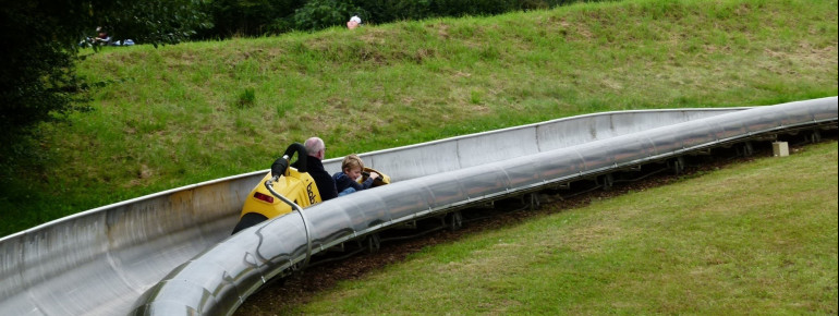 600 Meter lang ist die Bobrodelbahn im Erlebnispark Voglsam.