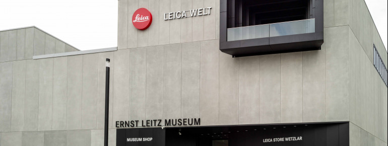 Im Leitz-Park findet man das eckige Gebäude des Ernst Leitz Museums auf den ersten Blick.