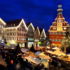 Direkt vor dem Alten Rathaus findet zur Adventszeit der Esslinger Mittelaltermarkt & Weihnachtsmarkt statt.