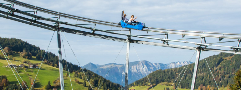 Der Drachenflitzer ist das Herzstück im Familienerlebnis Drachental.