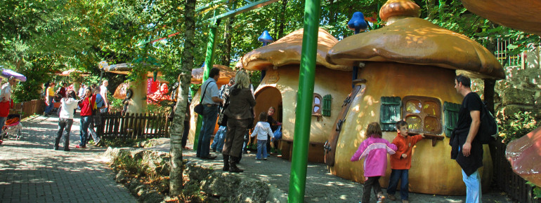 In der Pilzhauser Zwergstadt kann man den fleißigen Zwergen bei der Arbeit zusehen.