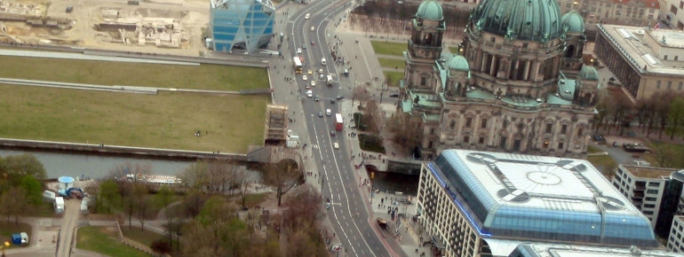 Blick vom Fernsehturm auf den Berliner Dom