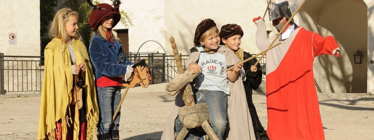 Für Kinder gibt es auf der Burg ein großes Unterhaltungsangebot.