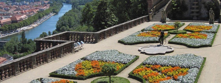 Der Fürstengarten mit Blick auf Würzburg.