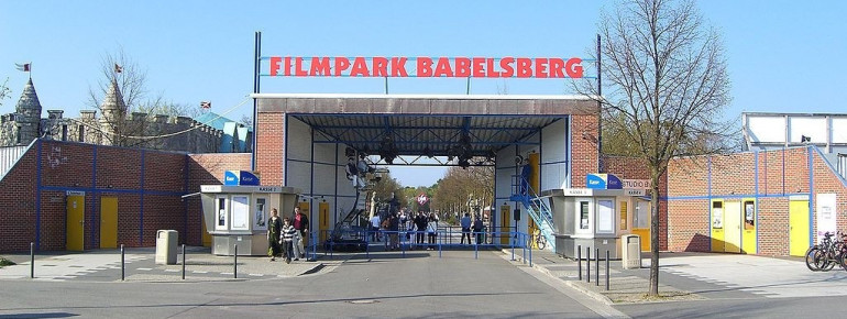 Der Eingang zum Filmpark Babelsberg