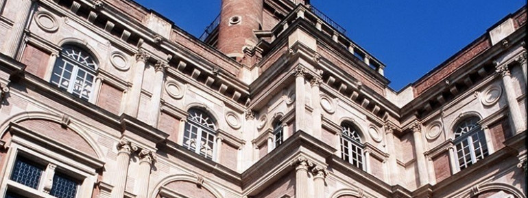 Der Turm des Gebäudes