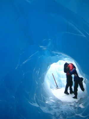Blauer Eistunnel