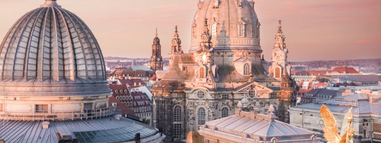 Die Frauenkirche ist eine evangelisch-lutherische Kirche des Barock.