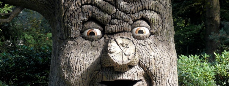 Im Märchenpark Isartal erlebt ihr auf einem Wald-Rundweg mehr als 20 Märchen mit über 260 Figuren.