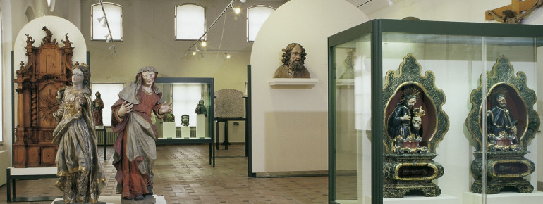 Hier siehst du Beispiele sakraler Kunst in der Abteilung Stadtgeschichte.