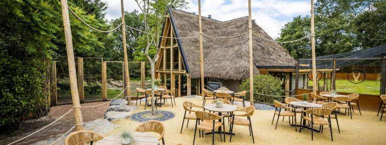 In der SavannaLodge kannst du typisch afrikanische Gerichte probieren.