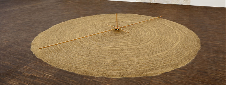 Die Galerie beherbergt die einzige Uecker-Sammlung in Norddeutschland. Dazu gehört auch die Sandspirale.