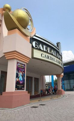 Im Gardaland Theater finden jeden Tag tolle Shows statt.