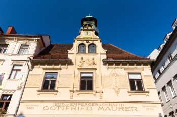 Das Grazer Glockenspiel ist im Rathaus der Stadt untergebracht.