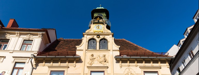 Das Grazer Glockenspiel ist im Rathaus der Stadt untergebracht.