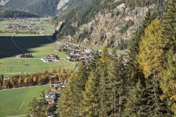 Für den Rundwanderweg über die Hängebrücke sollte man 2,5 Stunden einplanen.