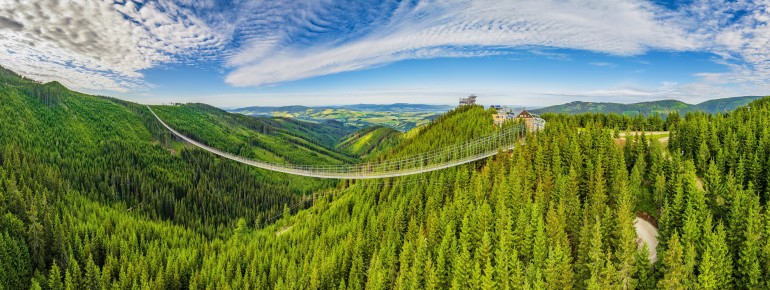 Weltrekord im Böhmerwald: die längste Hängebrücke der Welt wartet hier auf dich.