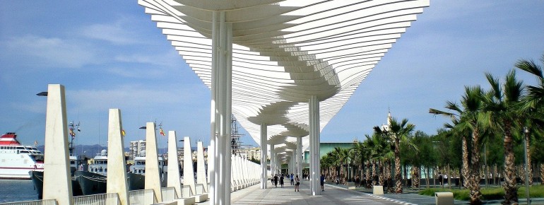 Der Hafen ist der zweitwichtigste Anleger von Kreuzfahrtschiffe in Spanien.