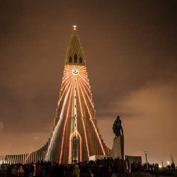 Lichterspiel auf der Fassade