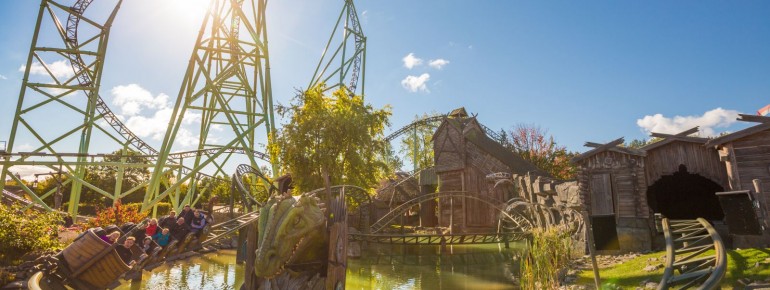 Die Stahlachterbahn "Schlange von Midgard" wurde nach der Midgardschlange in der germanischen Mythologie benannt.